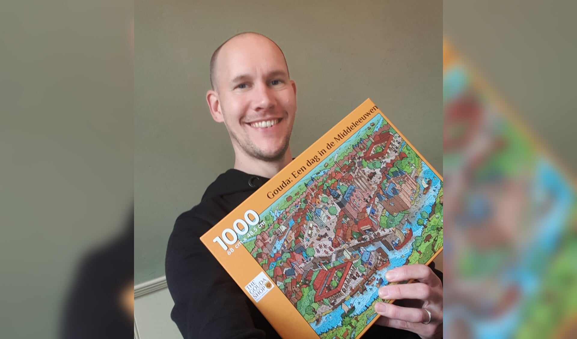 Thijs Jansen met zijn nieuwe puzzel, die vorige week uitkwam. 