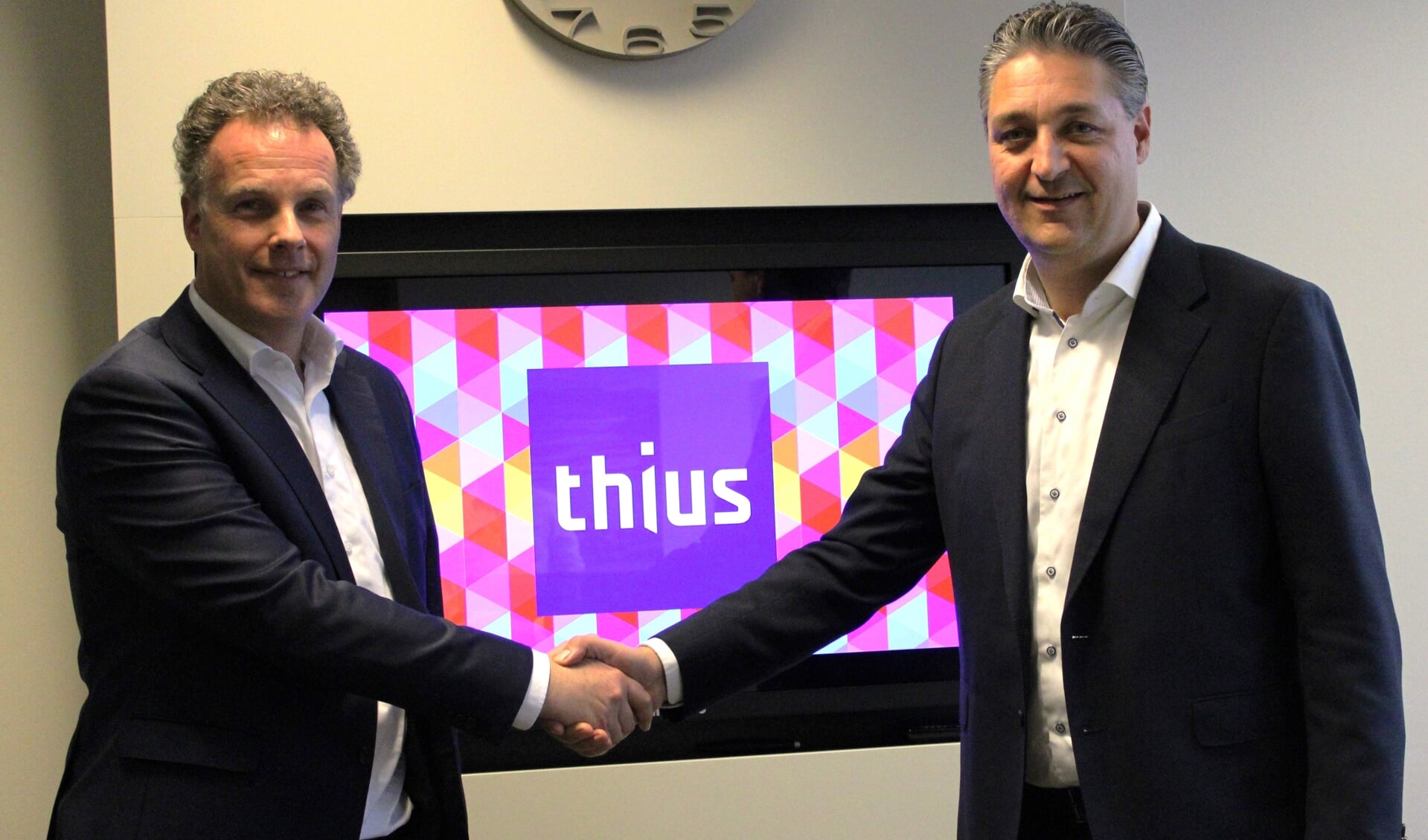 • Donderdag tekenden Ted van der Netten van Stigt (rechts), directeur van De Vree en Sliepen en René Wiersema, directeur-bestuurder van Thius, de raamovereenkomst.