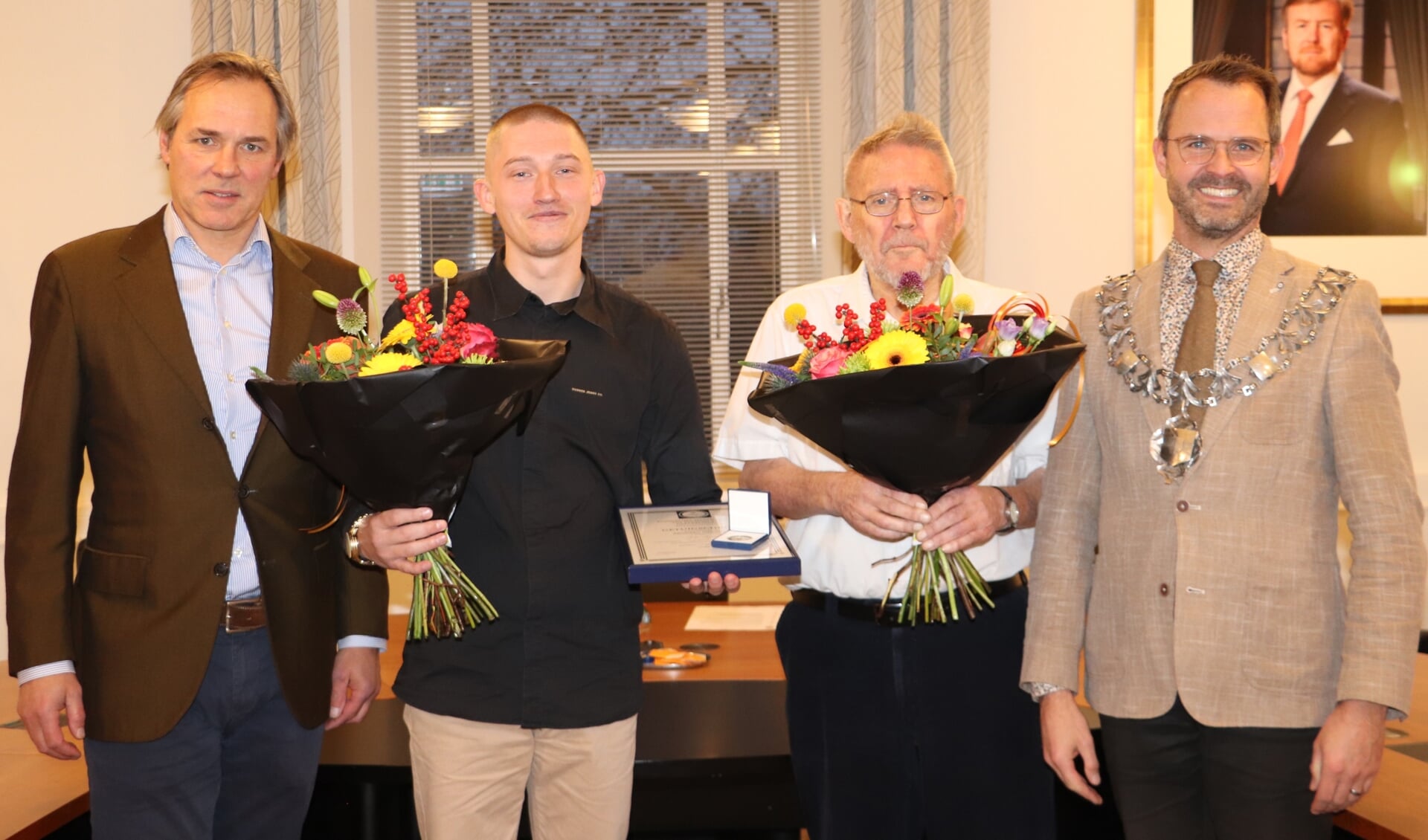 • V.l.n.r: Volkert Teding van Berkhout, Koos Jopse, Johan Kriek en burgemeester Laurens de Graaf.