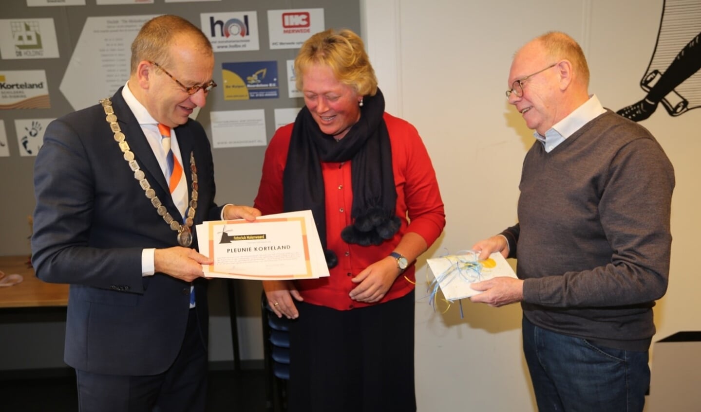• Pleunie Korteland uit Papendrecht met haar prijs.