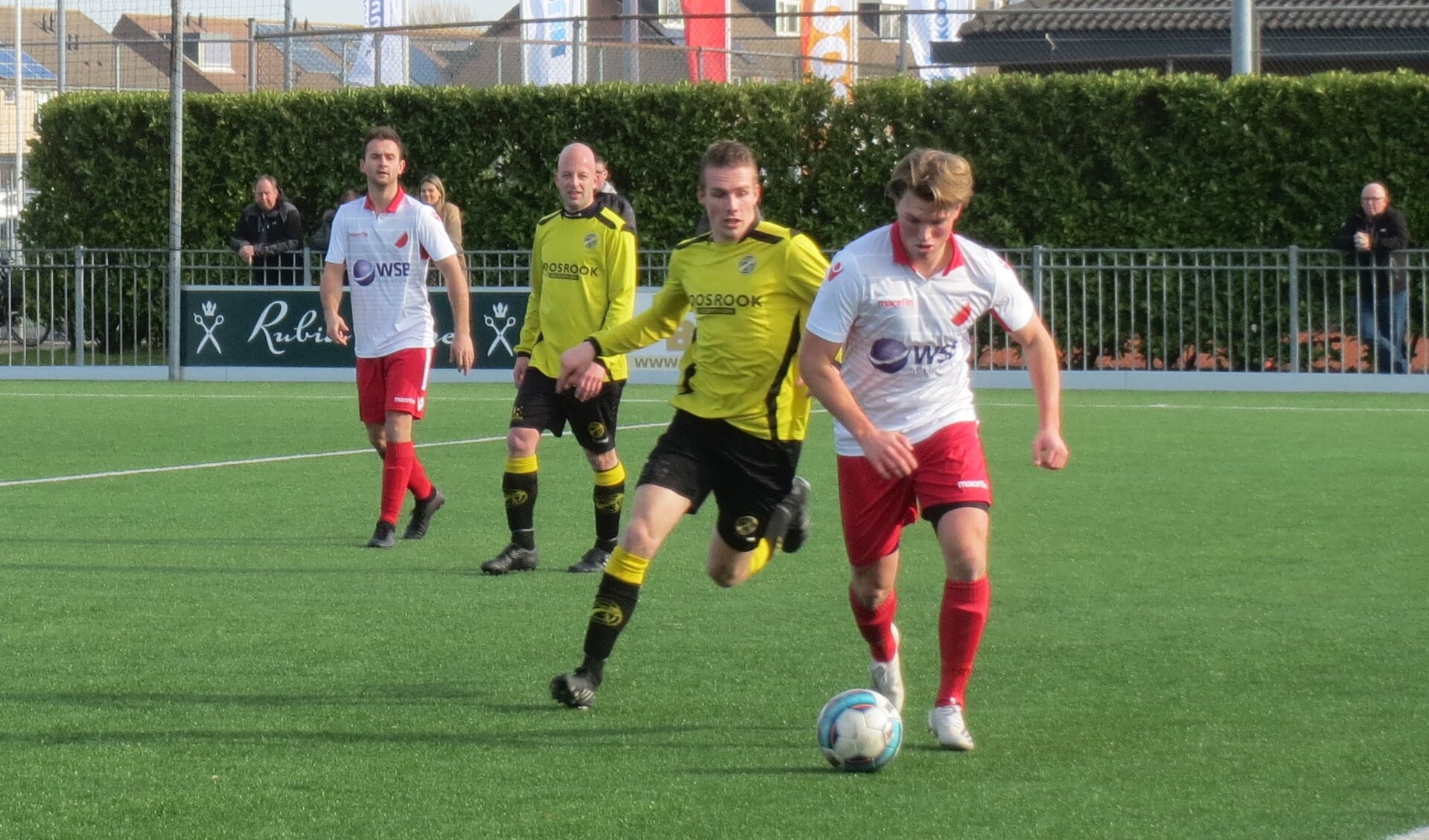 • FC Perkouw - Hardinxveld (1-1).