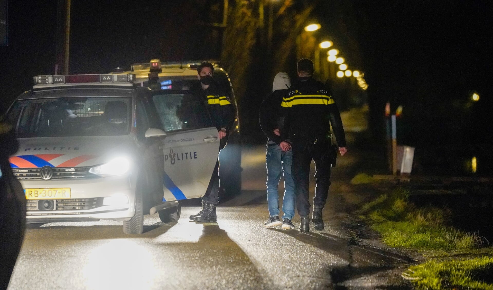 Drie verdachten van een inbraak worden aangehouden in Reeuwijk.