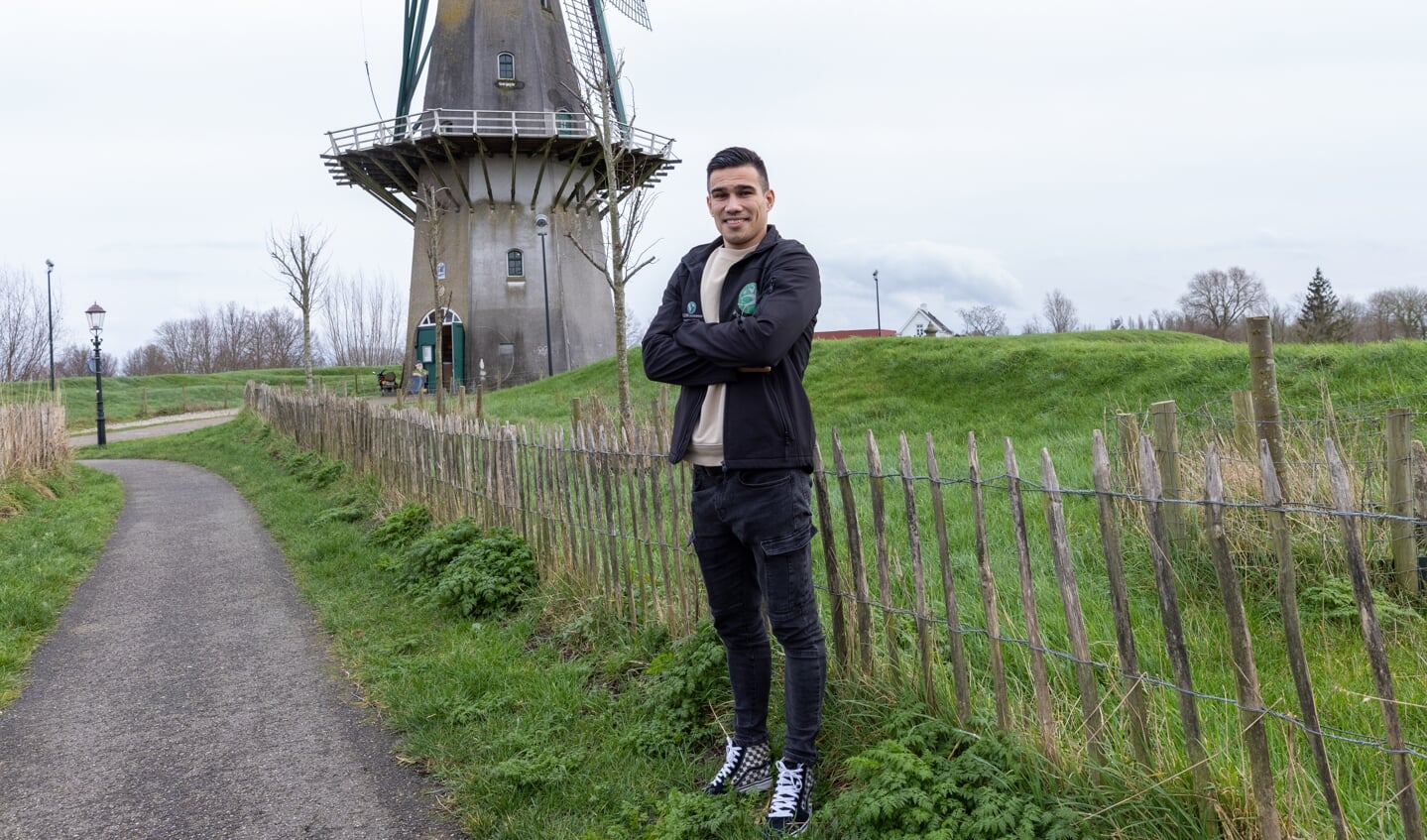 • Dilles de Vries, aanvaller bij Woudrichem.
