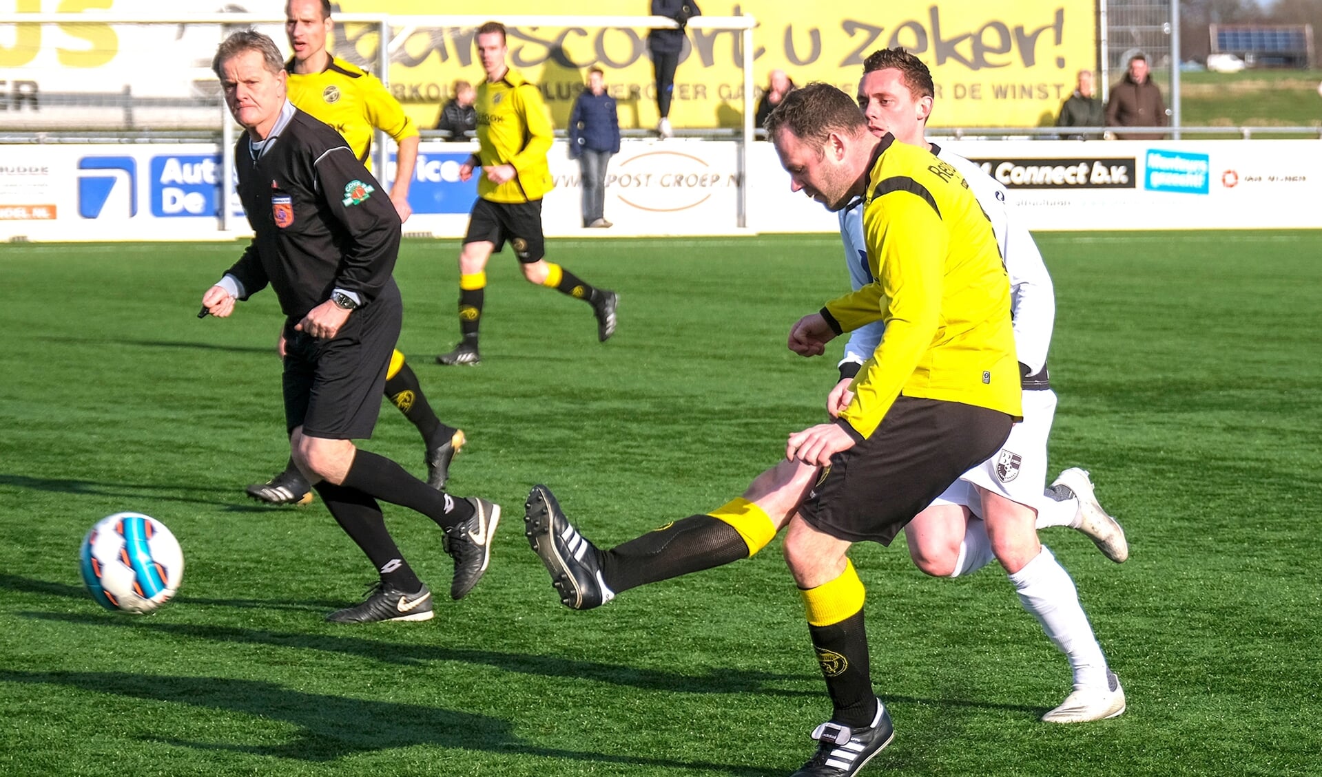• FC Perkouw - Lekkerkerk (1-2).