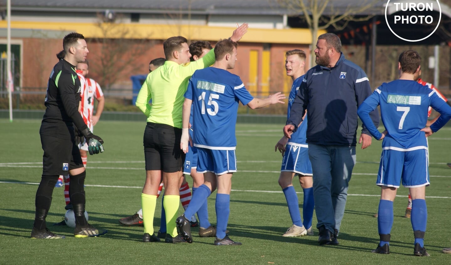 • SVW-Wieldrecht (2-1, gestaakt).