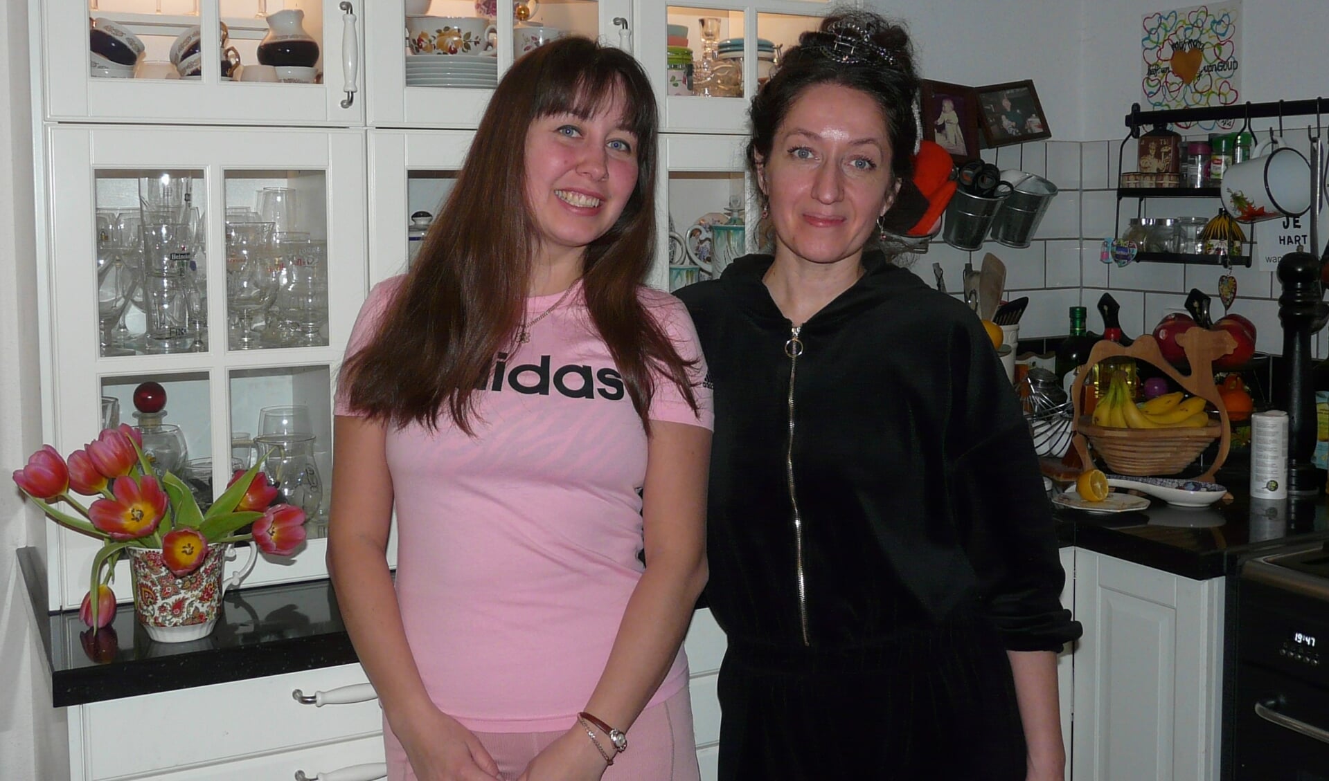 Nichtje Masha Frantsuzova en tante Natasha Teplova zijn weer bij elkaar in IJsselstein.