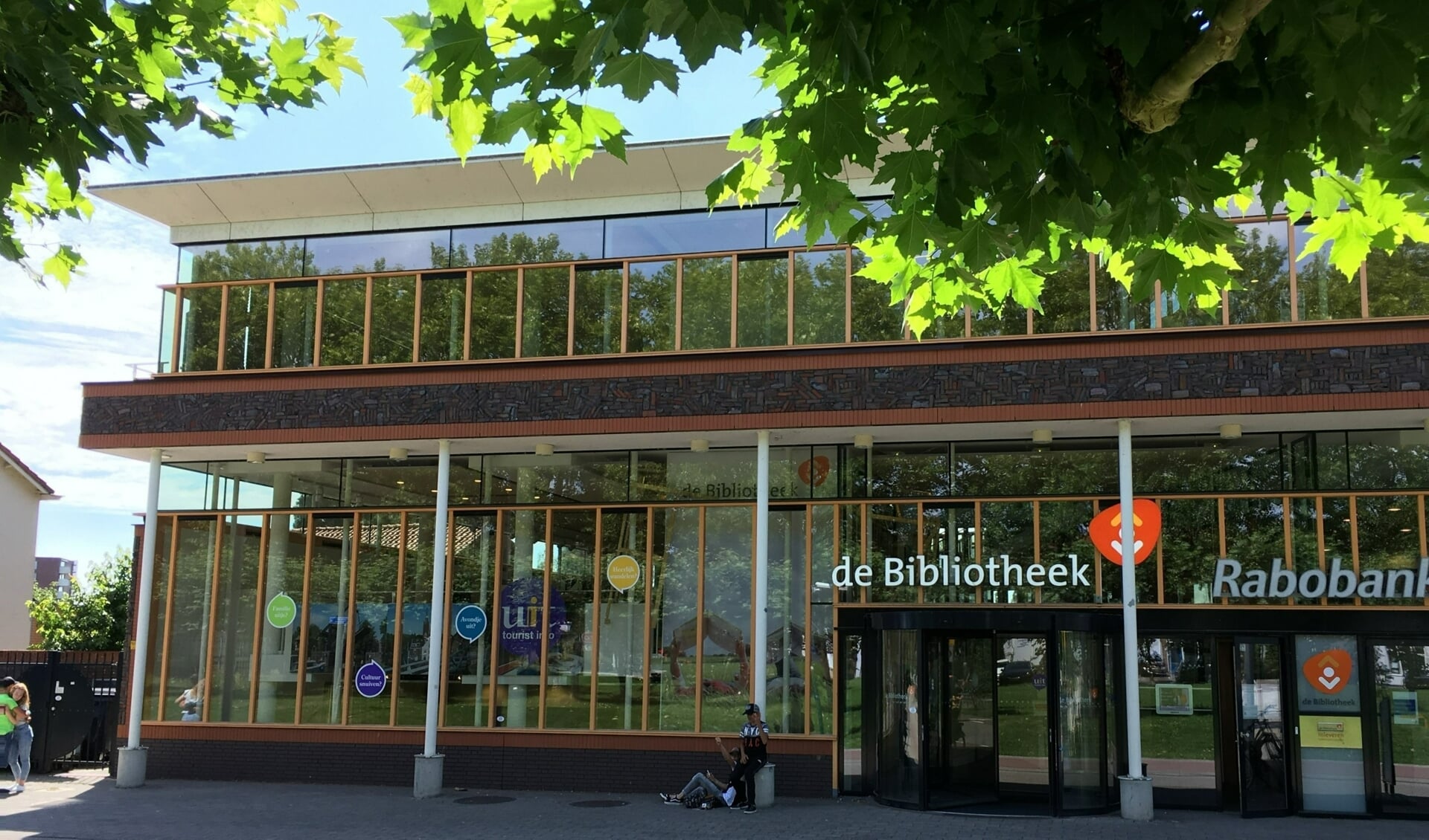 De Bibliotheek IJsselstein aan de Overtoom.