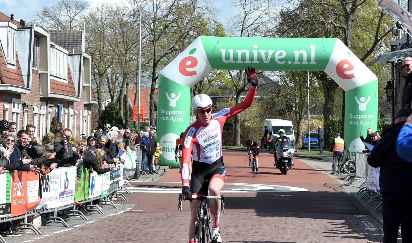 • Dirk-Jan Verspuij is blij met zijn overwinning.
