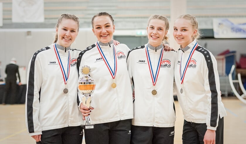 <p>• De succesvolle Salto-turners: Marja Aarten, Ilse van der Ham, Roosmarijn Nederveen, Anouk Milou Borsje.</p>