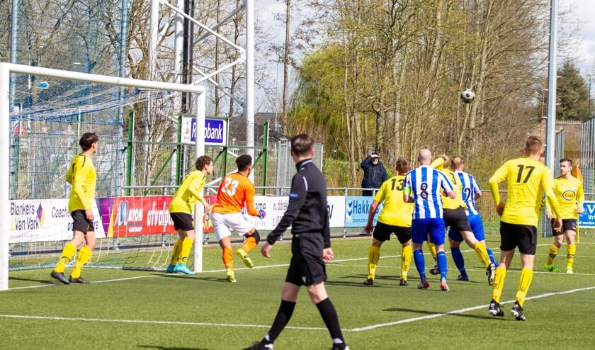 • Almkerk - Woudenberg (2-0).