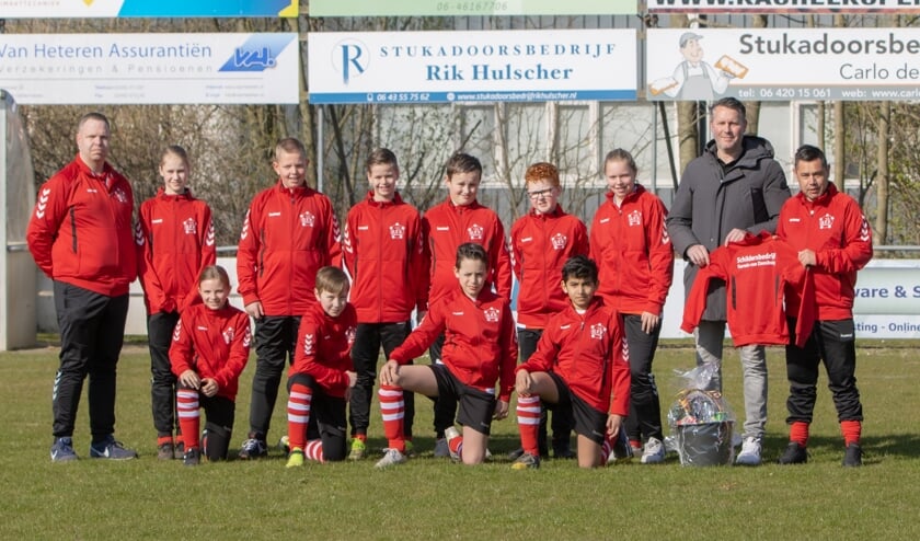Gvv jo 11 met sponsor gerwin van doesburg