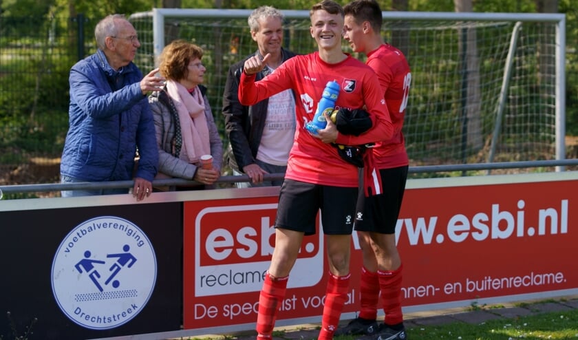 • Drechtstreek - De Zwerver (0-3)