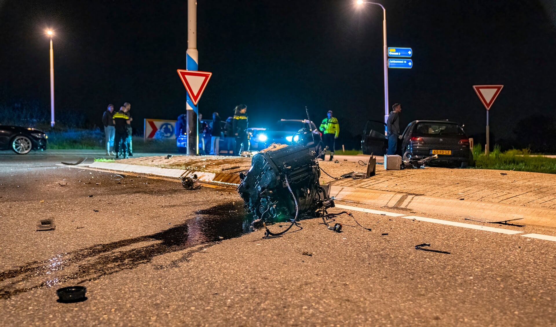 • Het motorblok eindigde zo'n twintig meter verderop.