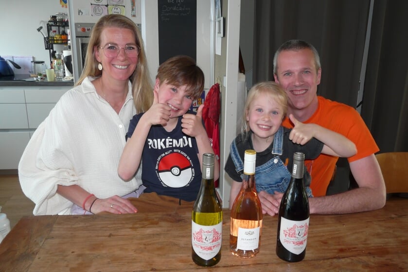 <p>Anna, Ype, Sarah en Gerke willen zoveel mogelijk geld inzamelen.</p>