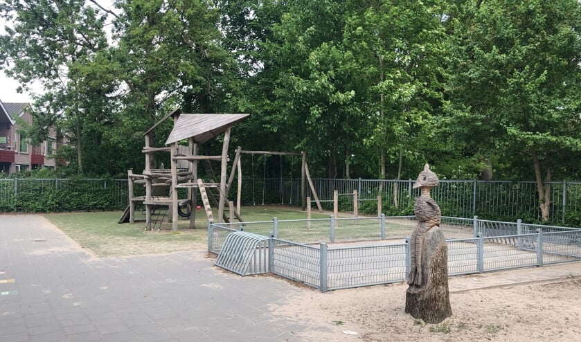 • Het huidige schoolplein van De Krullevaar.