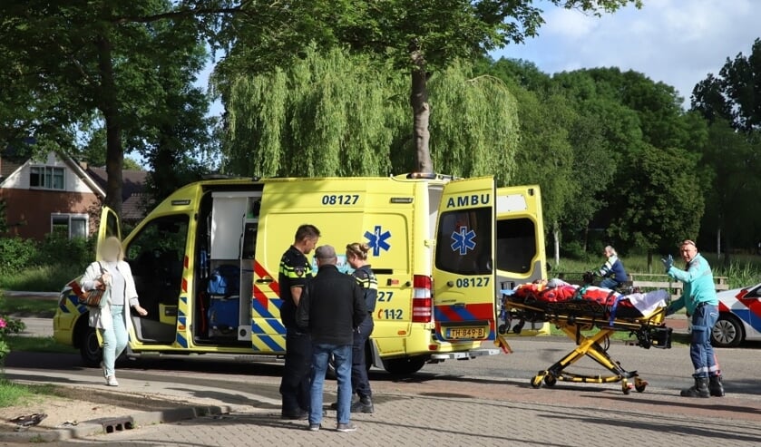 <p> • De bestuurster van de scooter raakte gewond en werd per ambulance naar het ziekenhuis gebracht.</p>