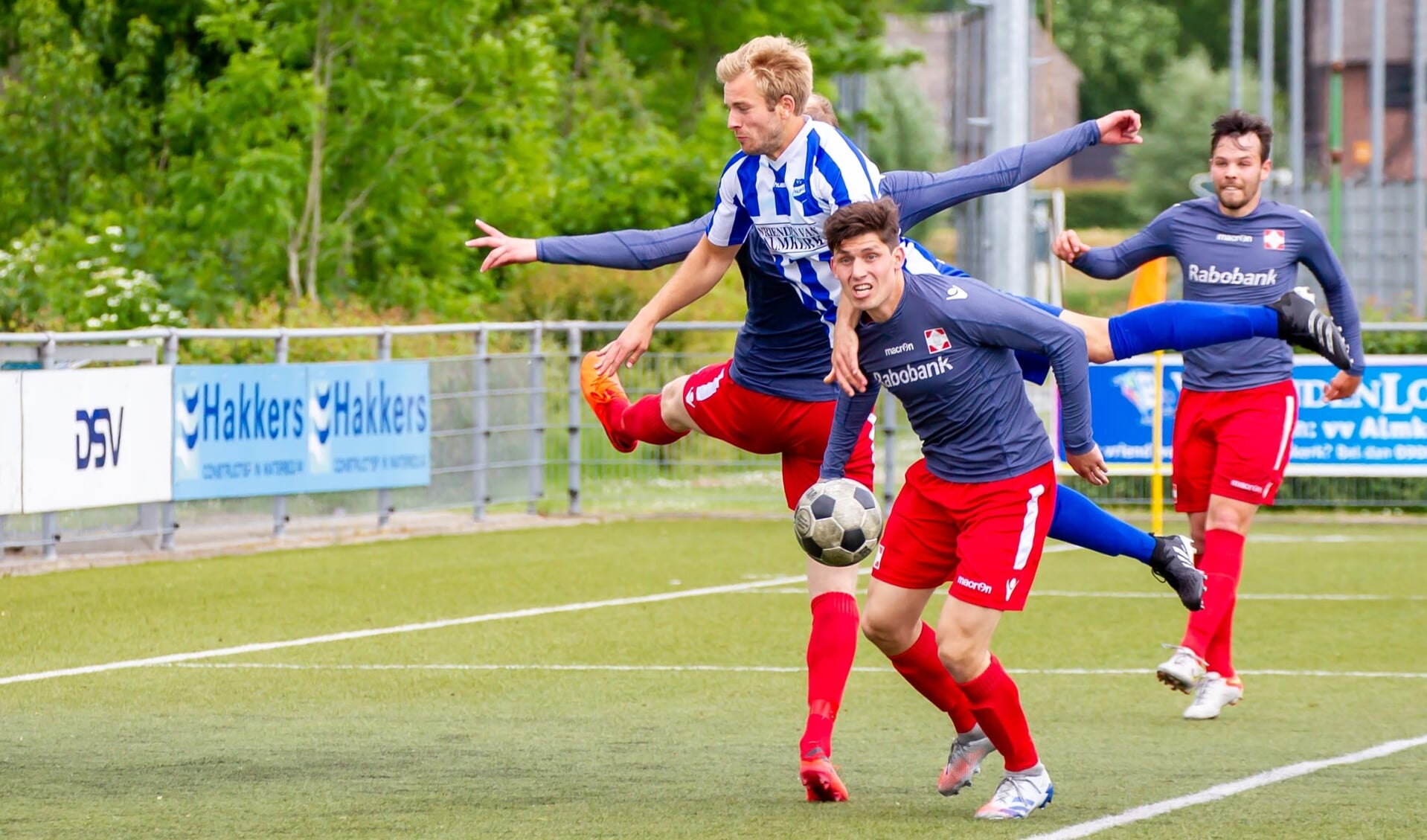 • Almkerk - FC De Bilt (0-2).
