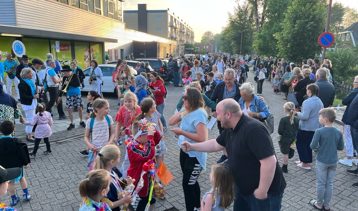 Avondvierdaagse in Nieuwegein (Nedereindseweg).