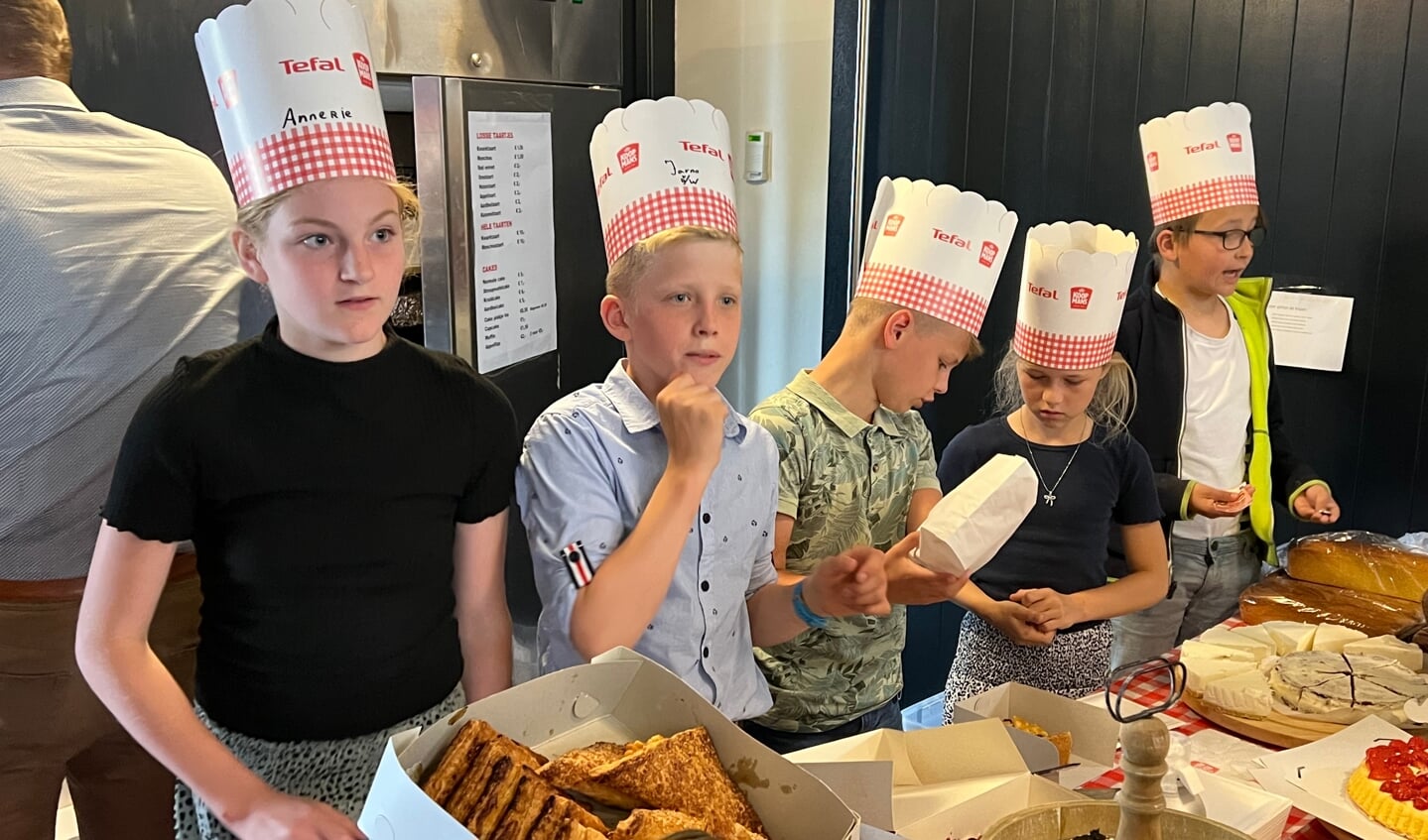 De jonge bakkers in Geldermalsen in actie.