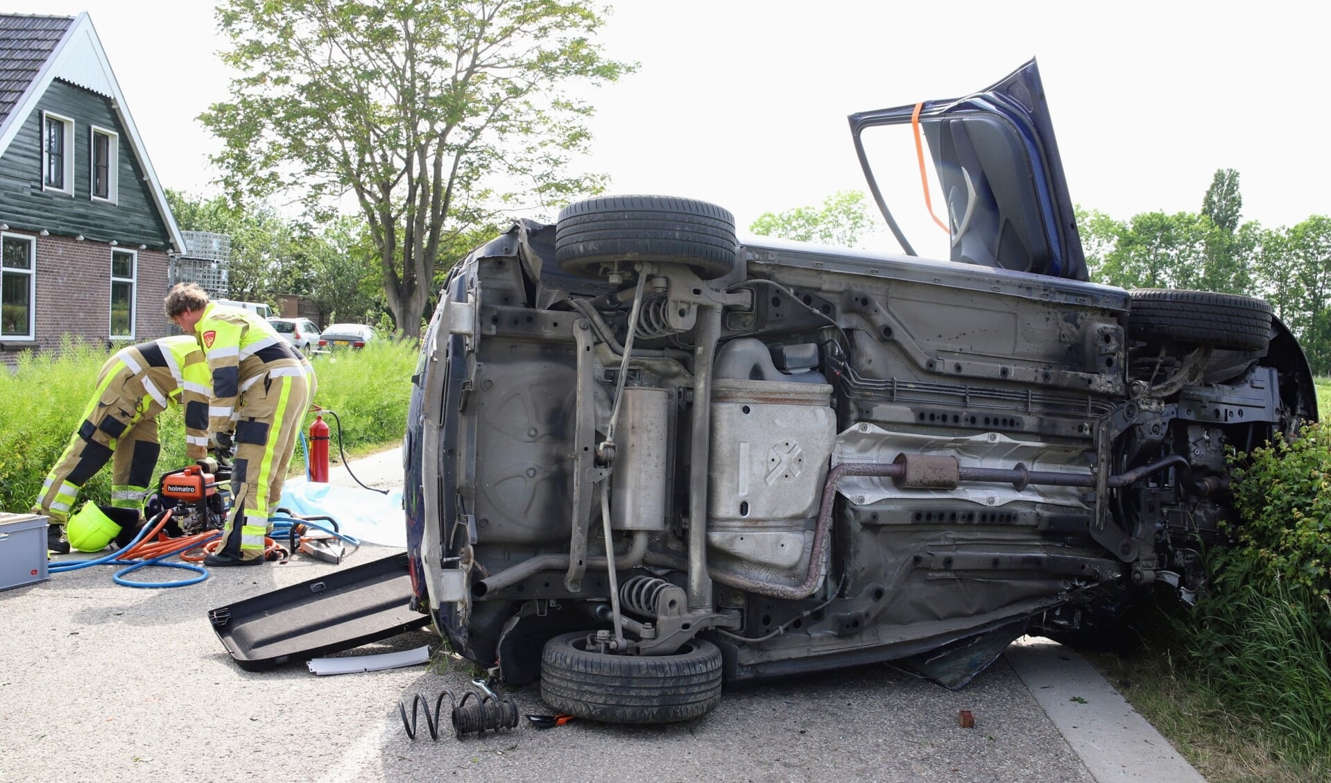 Veel schade bij ongeval op Bommelsestraat in Ophemert