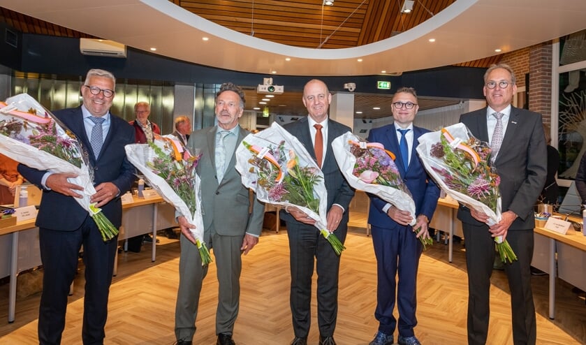 • John van der Velden, Teus Meijdam, Ton van Maanen, Joop van Montfoort en Cees bel.