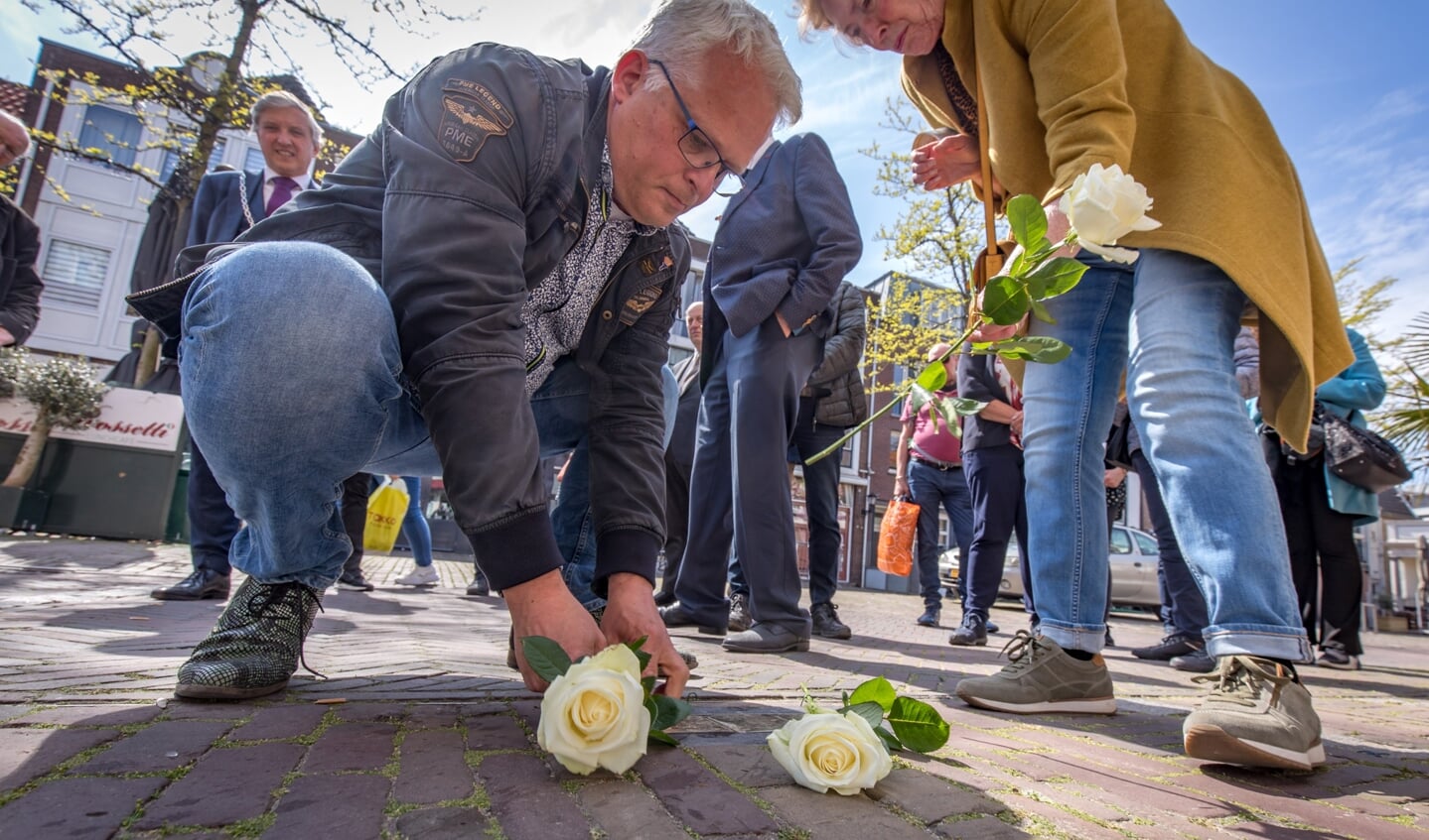 Herdenking op Joodse begraafplaats en voettocht langs Stolpersteine in de binnenstad