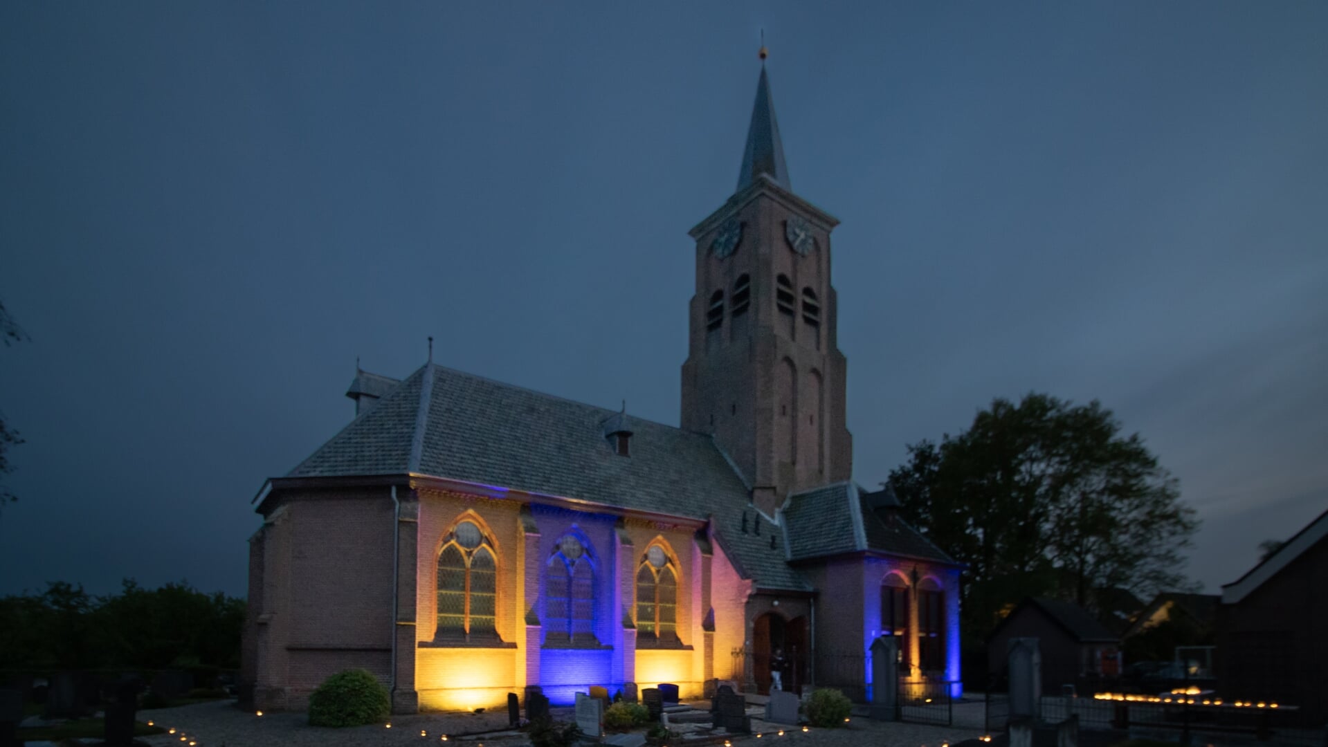 • De kerk in Heesselt in voorgaande jaren tijdens 4-5 mei.