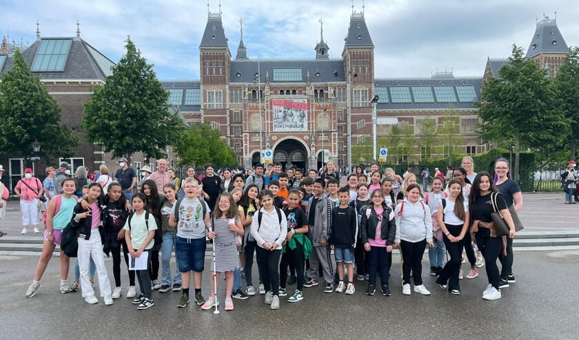 <p>&bull; De leerlingen genoten van hun uitje naar het Rijksmuseum in Amsterdam.</p>  