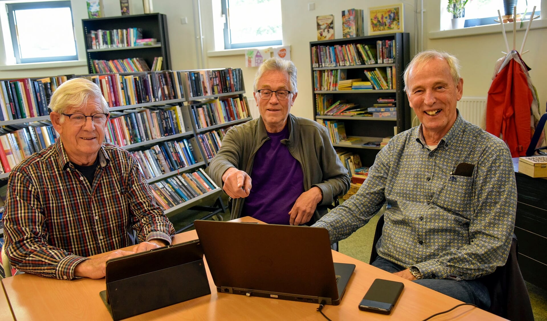 Kees Odijk, John Verhoeven en Rob van Dijk van het Digi Café in het Huis van Ervaring.