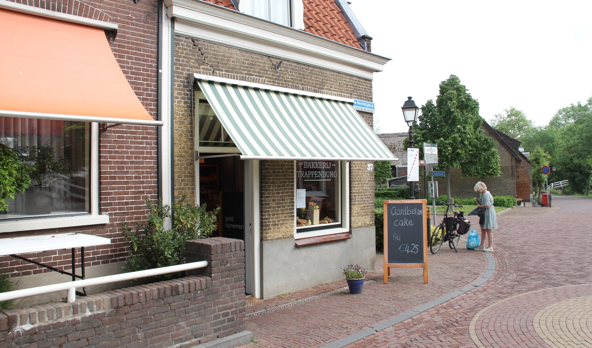 • Klanten betreuren de naderende sluiting van de vertrouwde bakkerij in Noordeloos.