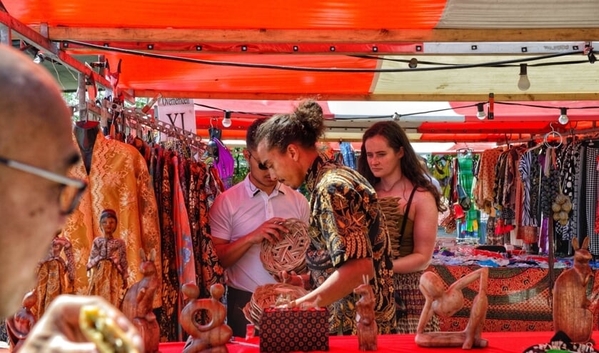 • Er stonden veel kraampjes met handgemaakte producten.