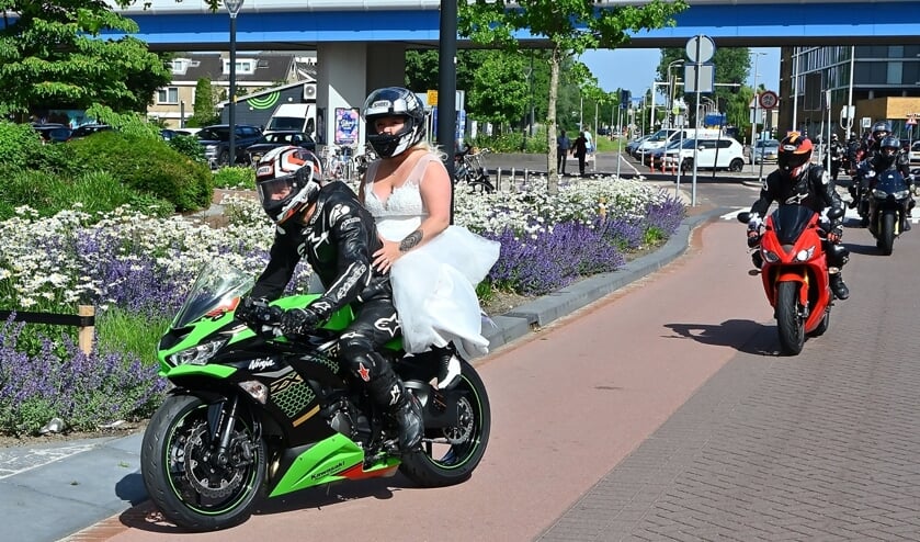 • Bruid op de motor.