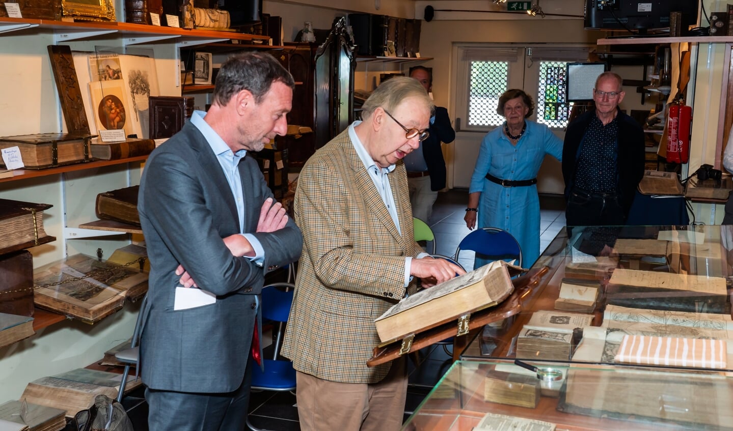 Nederlandse Bijbel uit 1654 naar Bijbelmuseum in Leerdam