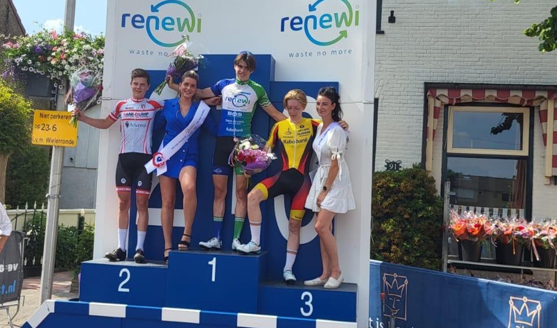• Jost van de Streek als nummer drie op het podium, naast winnaar Christiaan van Rees.