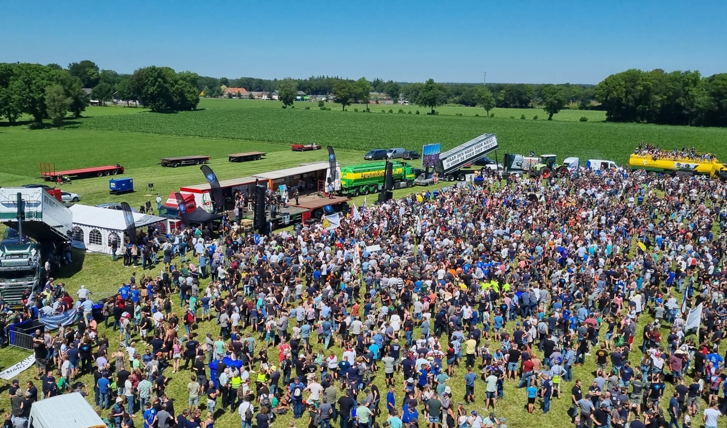 • Protestactie van boeren in Stroe.
