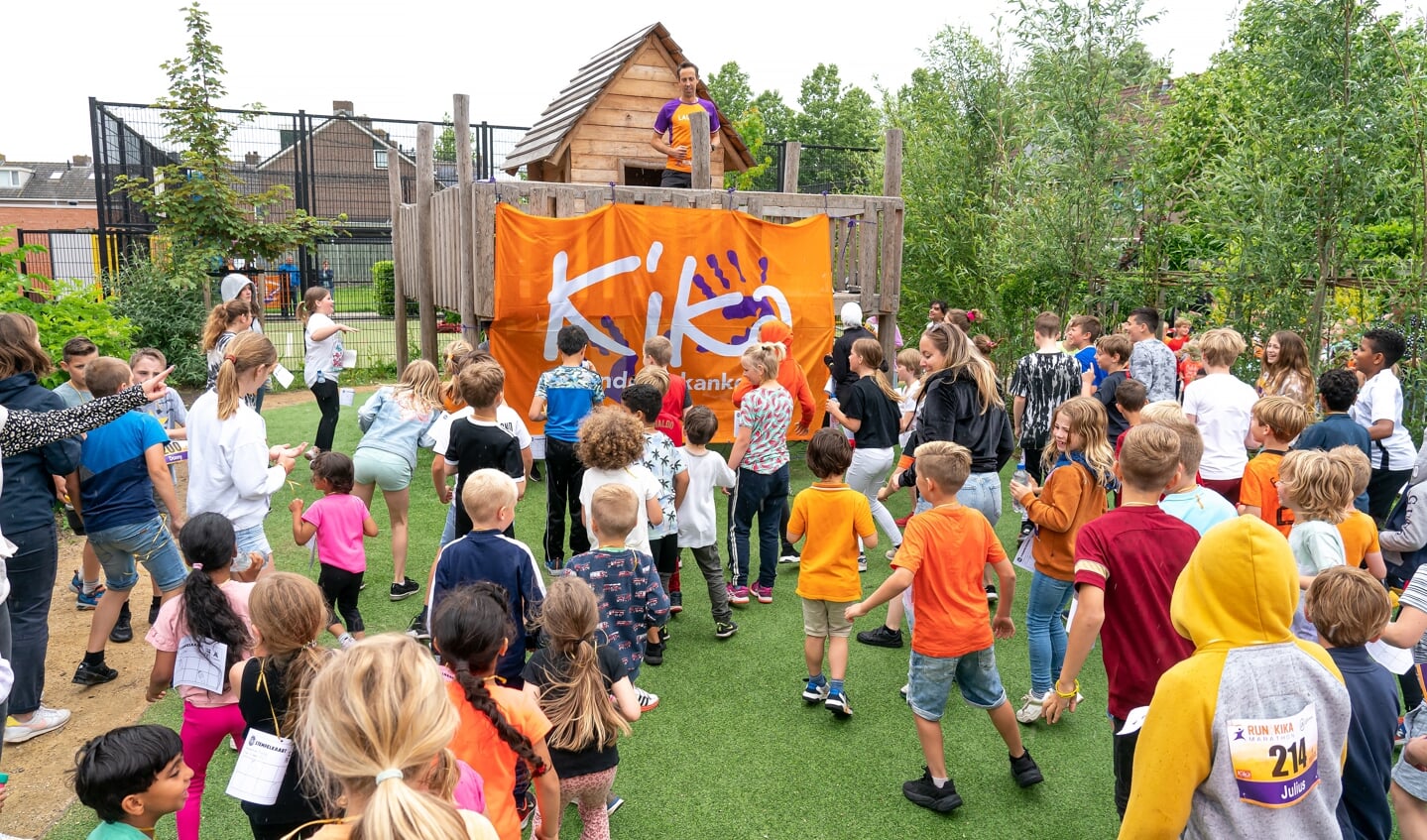 Sponsorloop  voor Kika rond Brede School  de Bijenkorf in Lexmond