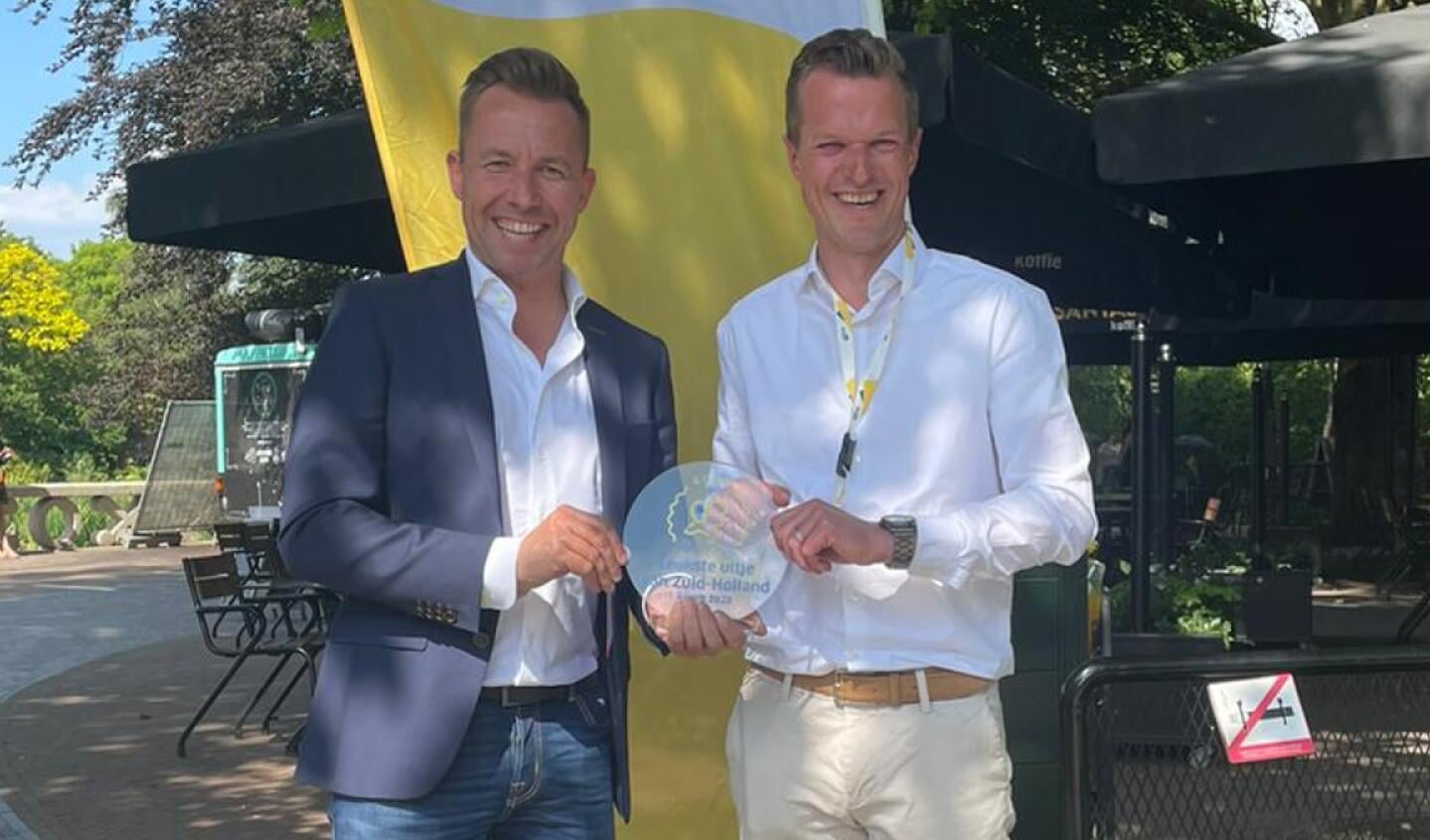 • Michael van Hoorne en Mechiel Blokland met de award.