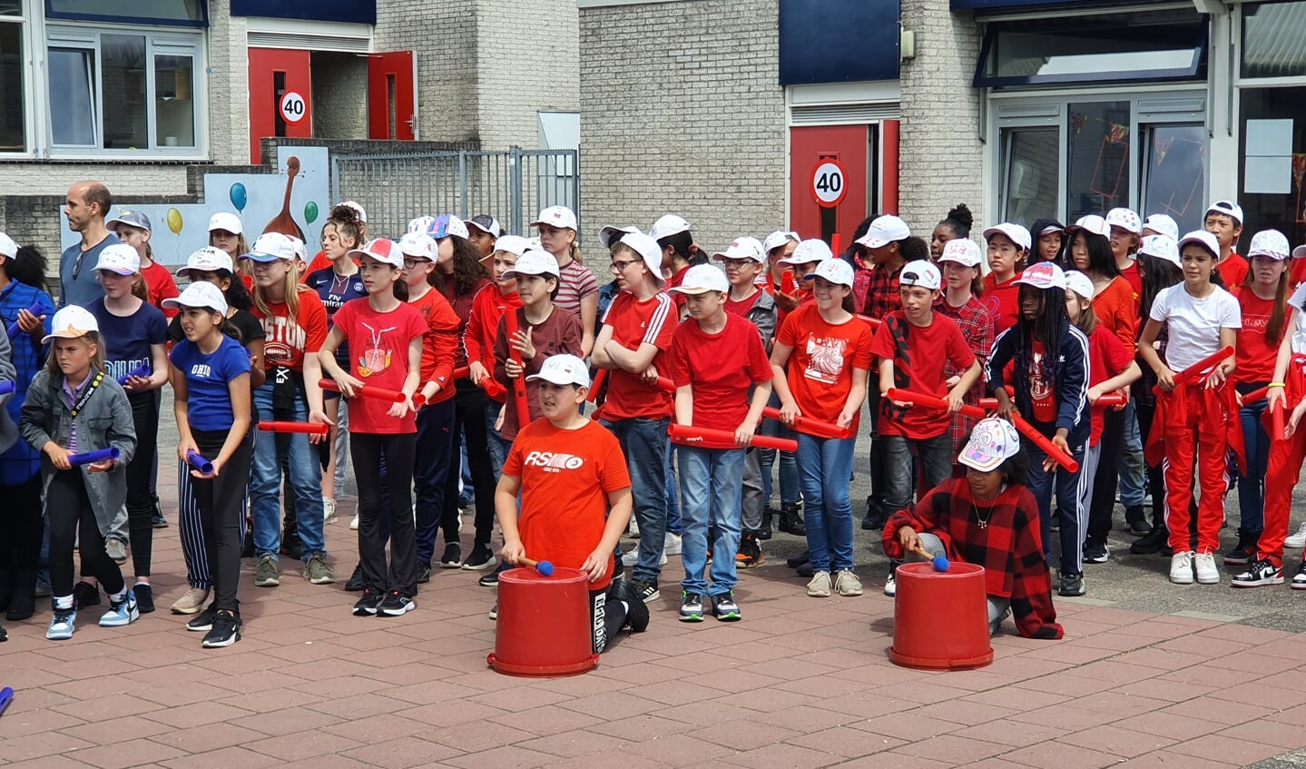 • Feest bij KBS De Contrabas.