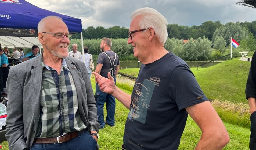 Praten over vroeger. Twee NS mannen hebben grote verhalen.