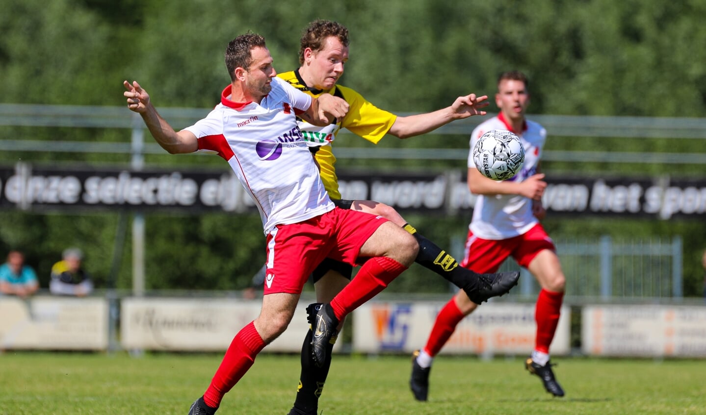 • Hardinxveld - SV Meerkerk (3-0).
