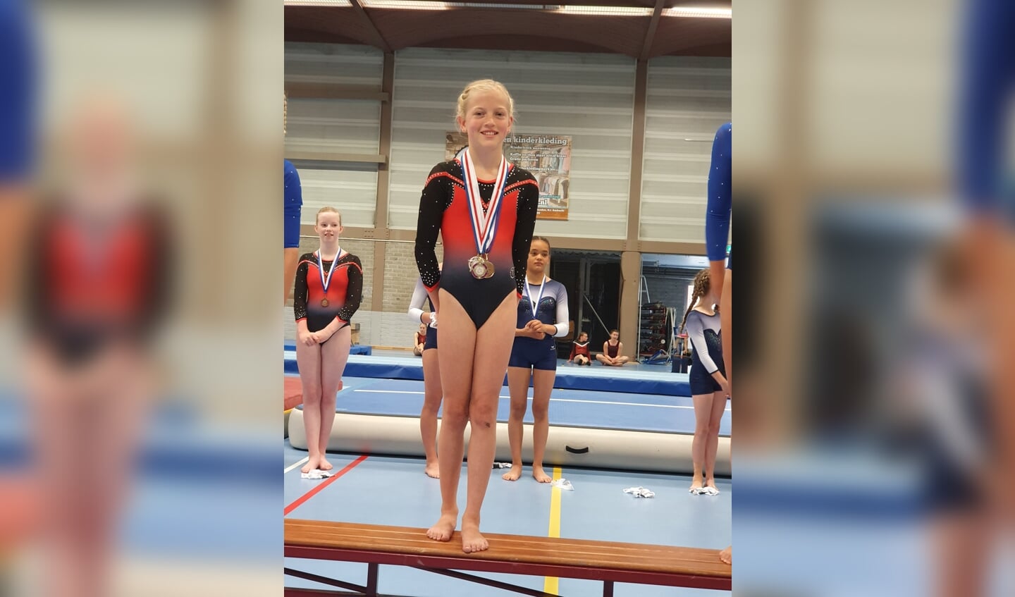 • Nynke Janse met haar zilveren medaille.