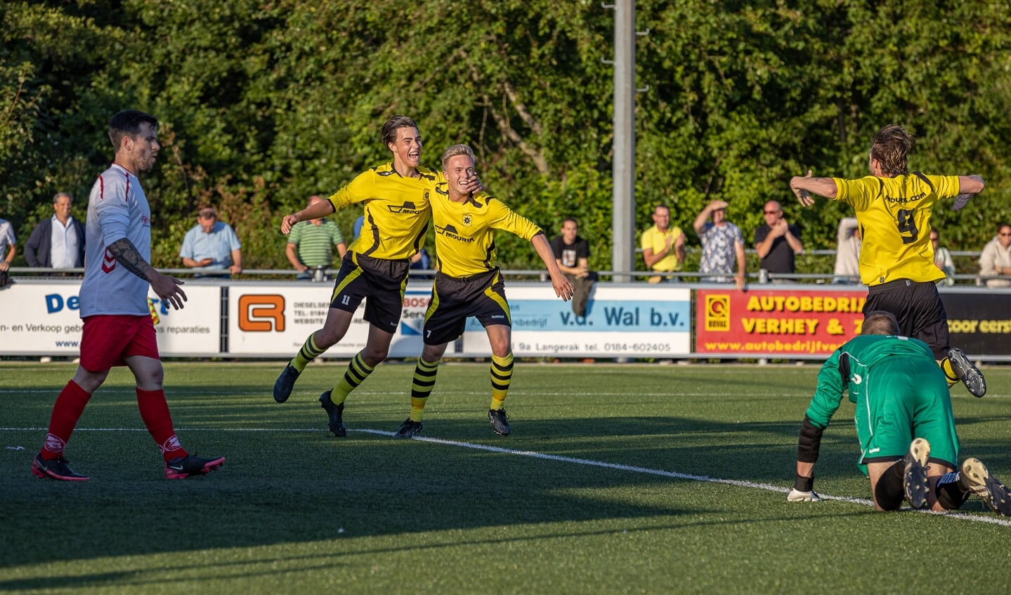 • Groot-Ammers won dinsdagavond na strafschoppen van NOAD'32.