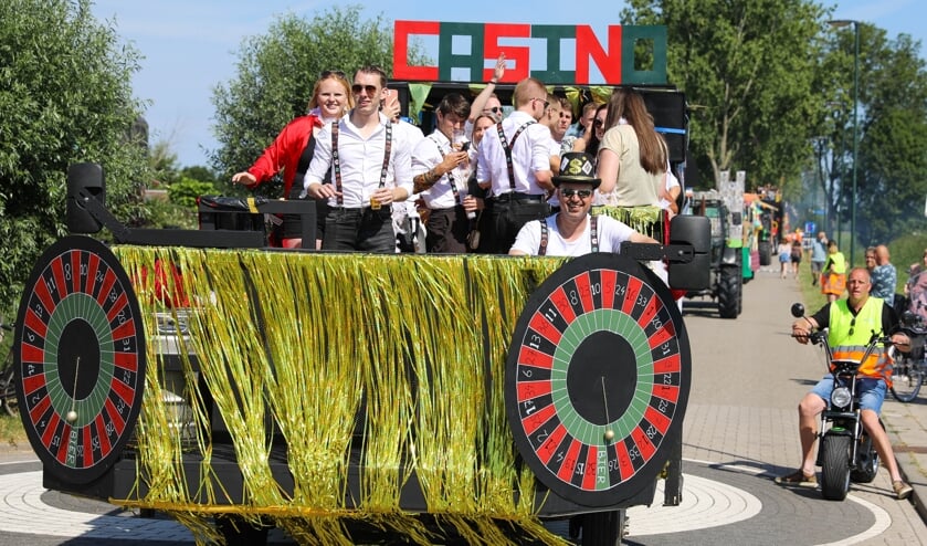• Allegorische optocht in Noordeloos.