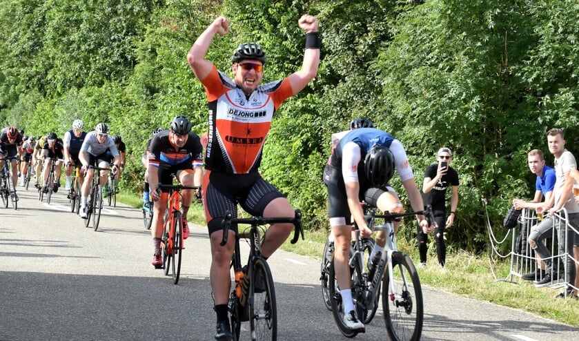 • Arno Hartog zegevierde in Giessenburg.