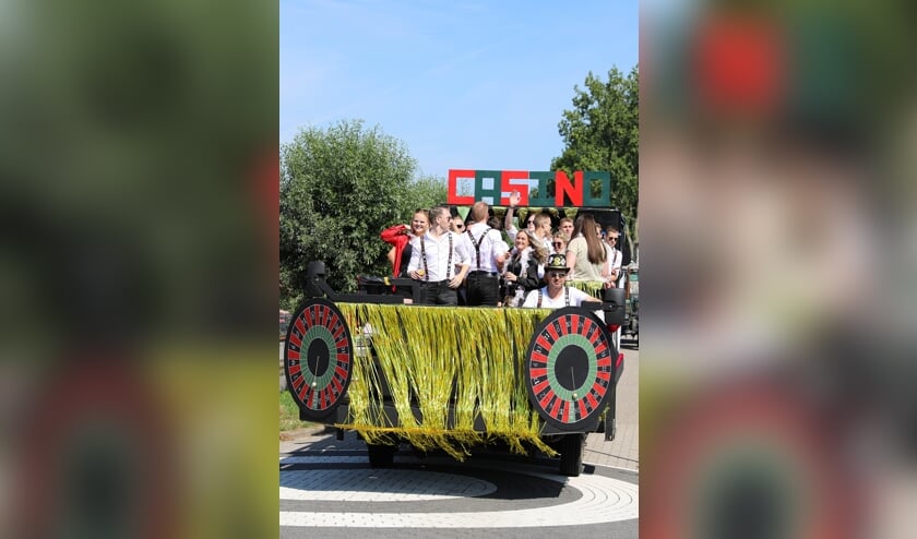 • Allegorische optocht in Noordeloos.
