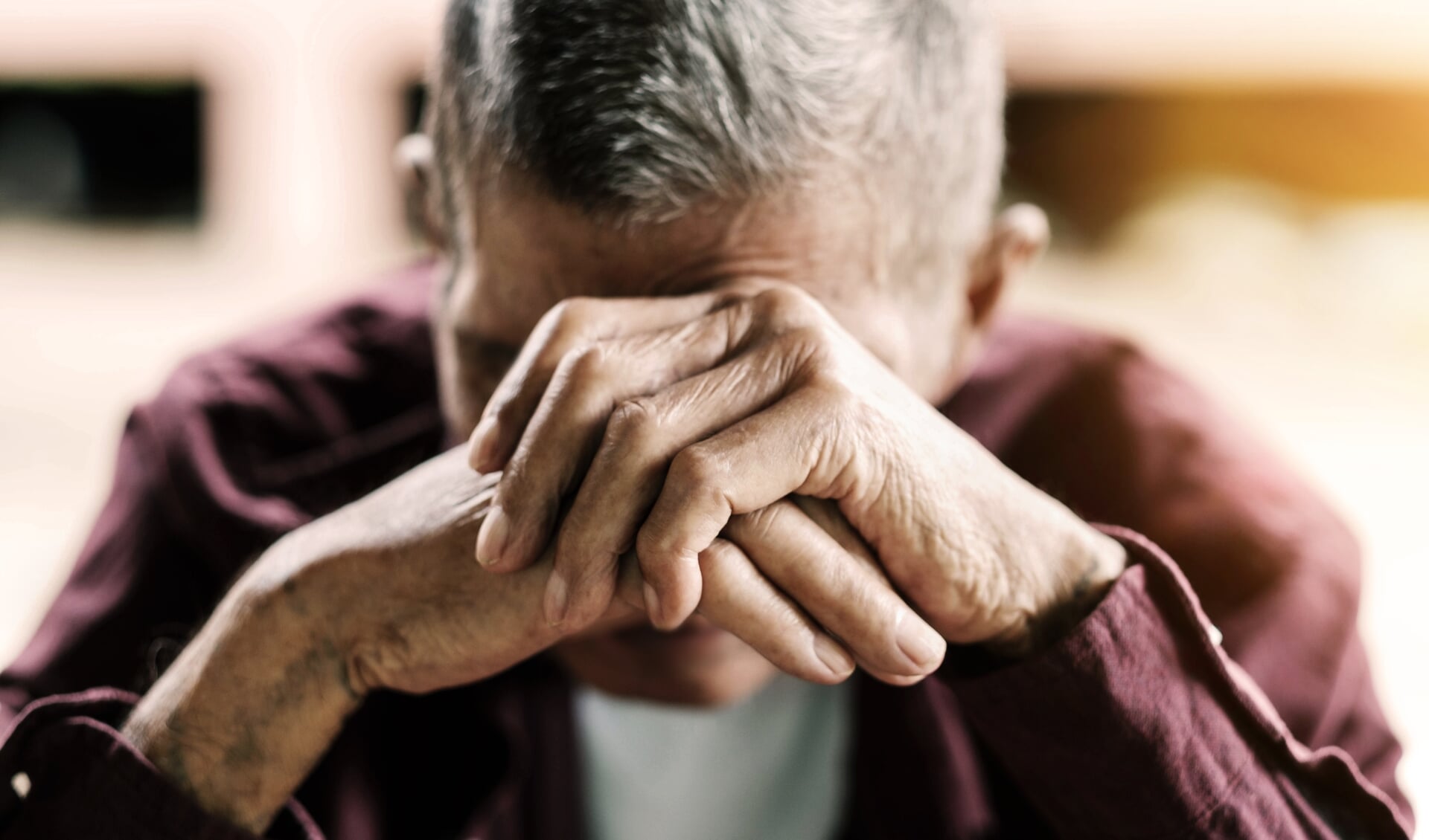 • Slachtoffers van ouderenmishandeling doen zelden zelf een melding.