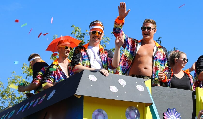 • Allegorische optocht feestweek Hoogblokland.