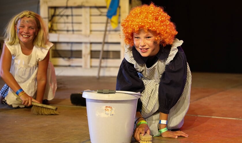 • Kinderplaybackshow in de Goudriaanse feestweek.