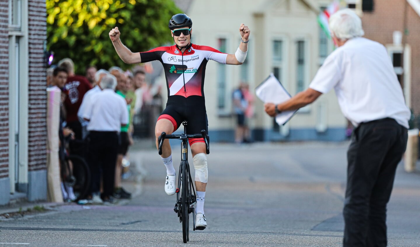 • Remco Schouten pakt net als in 2019 de overwinning in de Ronde van Noordeloos.