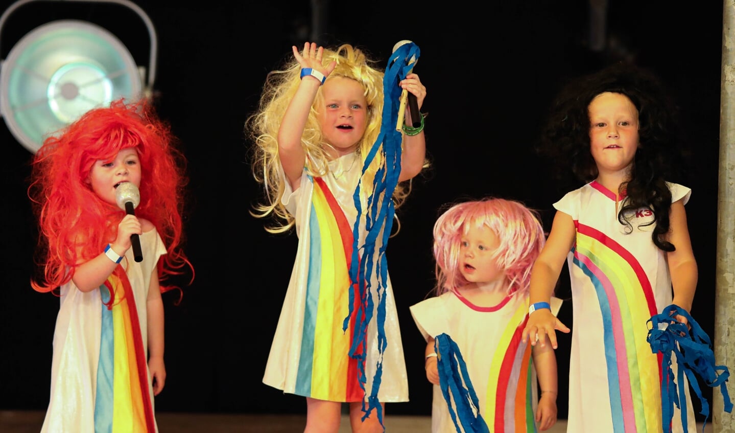 • Kinderplaybackshow in de Goudriaanse feestweek.